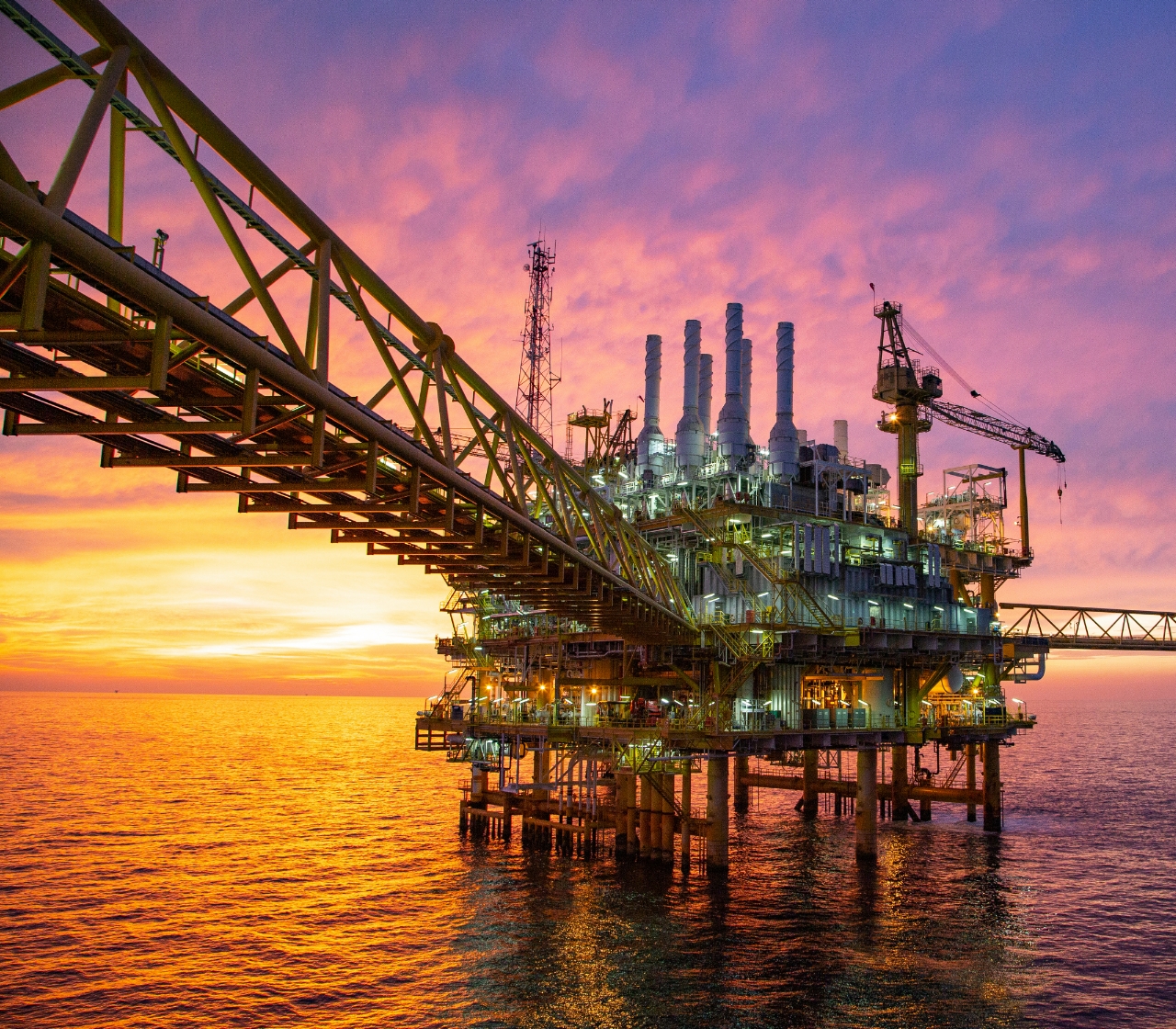 photo oil and gas rig